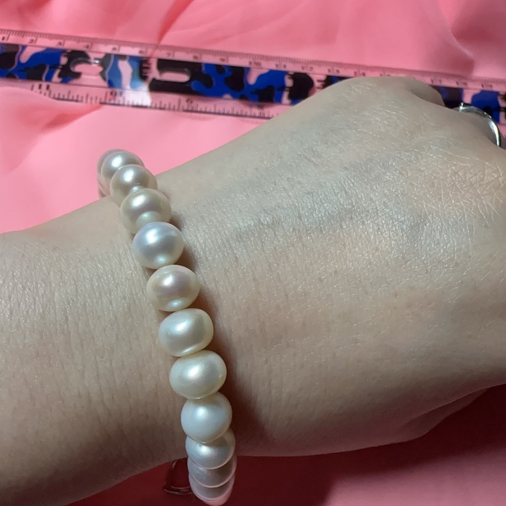 Freshwater Pearl Bracelet with Silver Heart Clasp